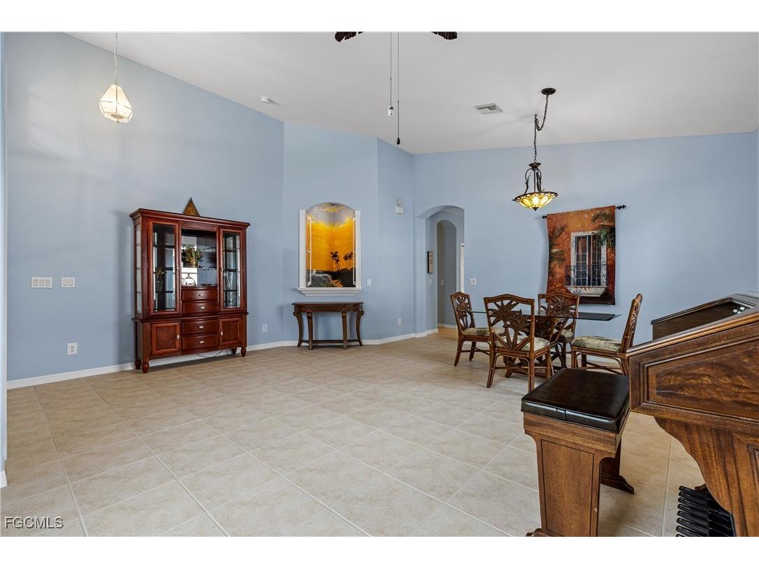 3569 Malagrotta Circle Cape Coral FL 33909 2025017864 image8