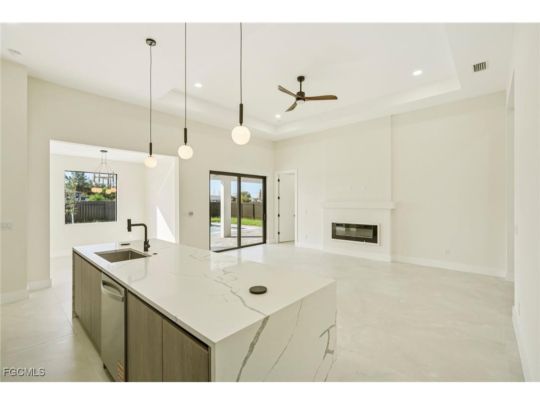 357 El Dorado Boulevard S Cape Coral FL 33991 2025000791 image20