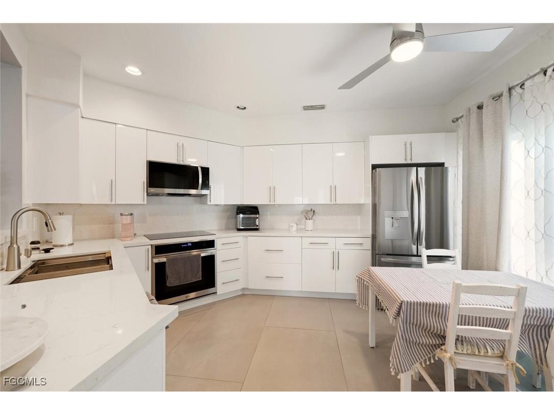 3570 Haldeman Creek Drive #111 Naples FL 34112 2025025436 image12