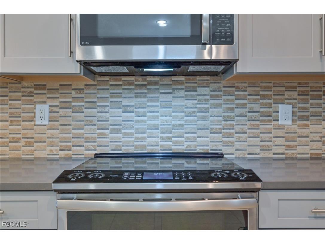 3571 Brittons Court Fort Myers FL 33916 2025020365 image4