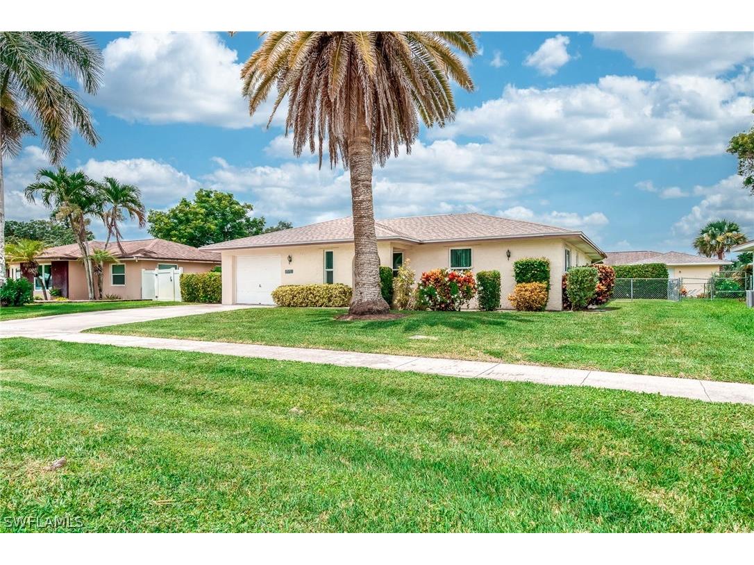 3571 Santiago Way Naples FL 34105 223002104 image1