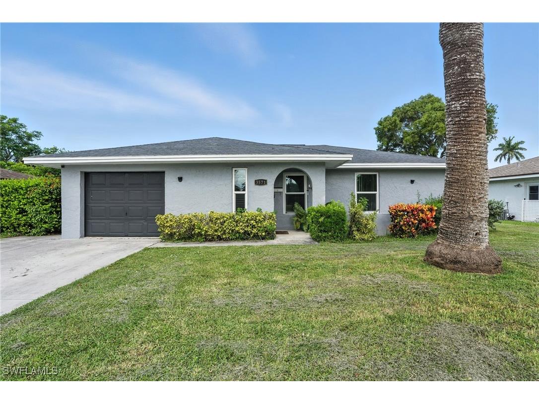 3571 Santiago Way Naples FL 34105 226001208 image1