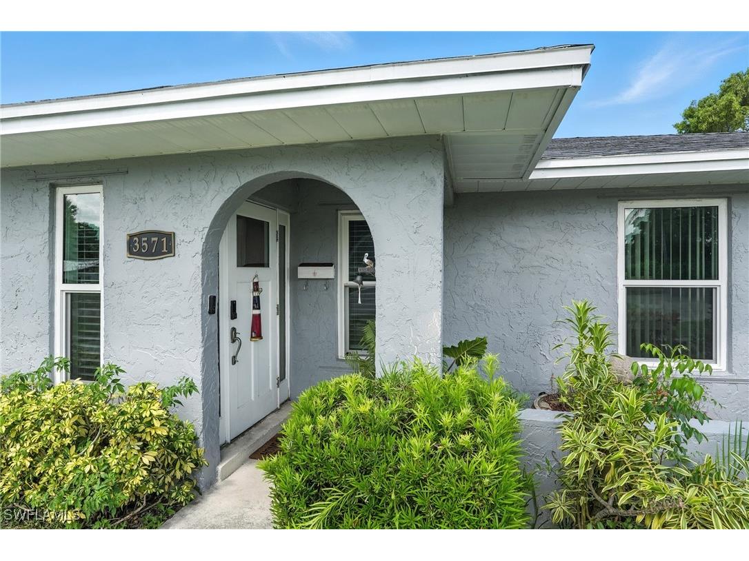 3571 Santiago Way Naples FL 34105 226001208 image2