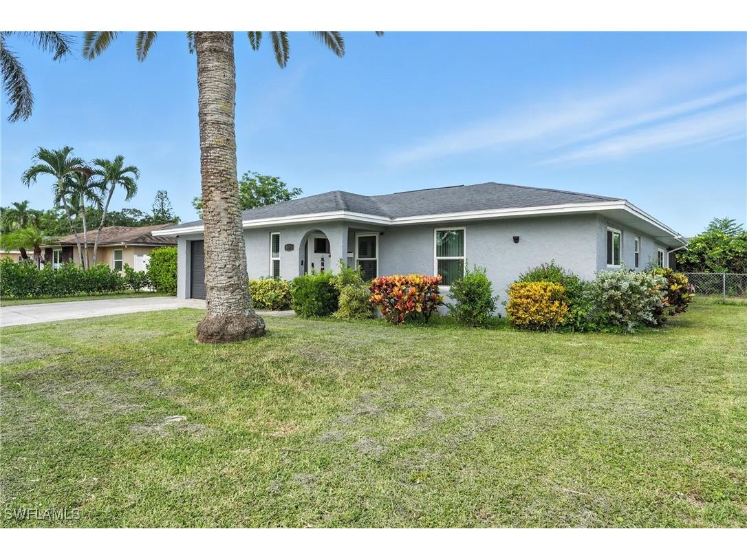 3571 Santiago Way Naples FL 34105 226001208 image41