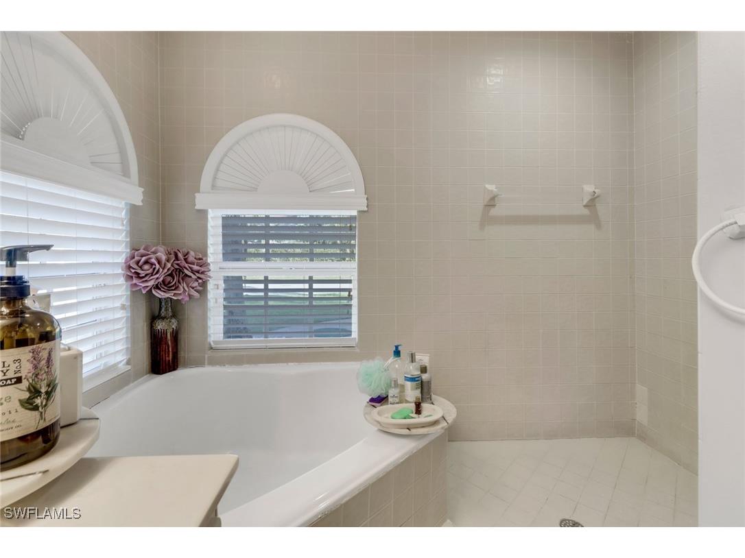 3579 Kent Drive Naples FL 34112 225064533 image18