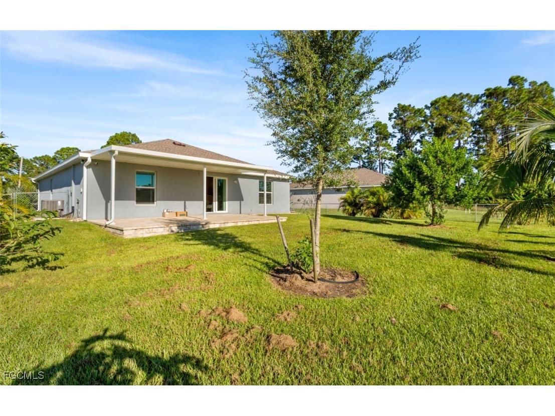 358 Pembroke Street Lehigh Acres FL 33974 2025023696 image13