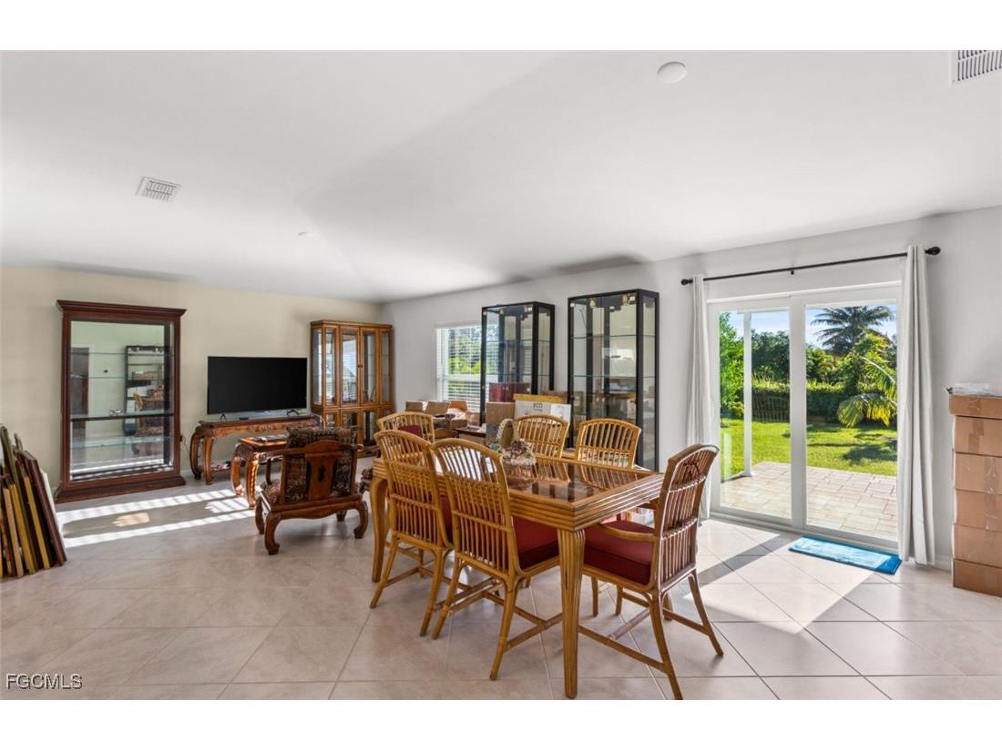 358 Pembroke Street Lehigh Acres FL 33974 2025023696 image3