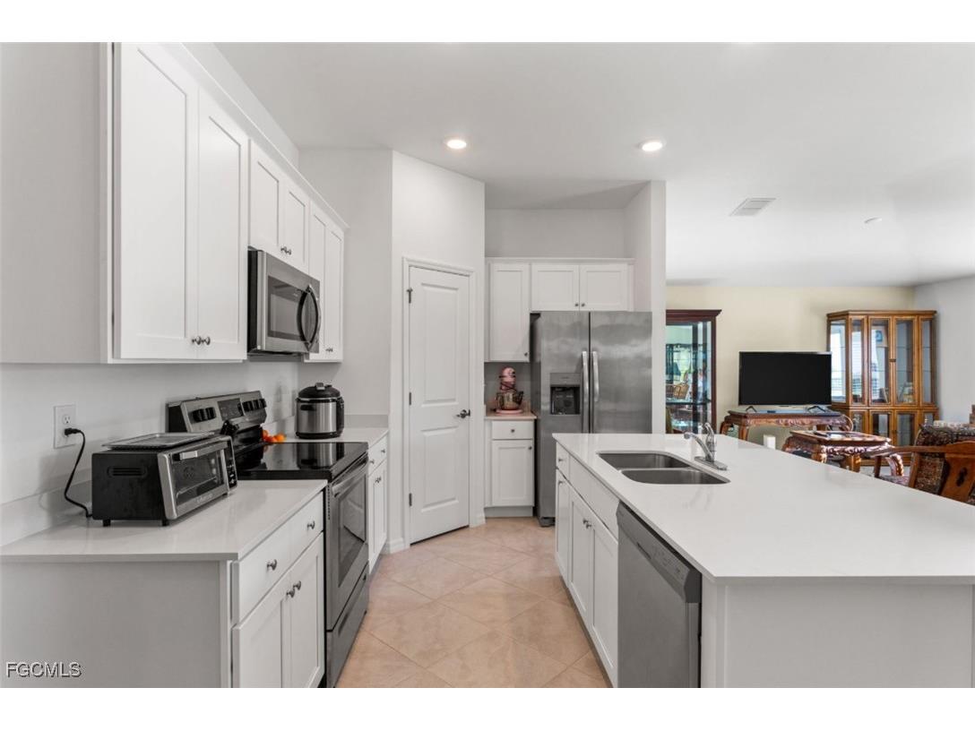 358 Pembroke Street Lehigh Acres FL 33974 2025023696 image5