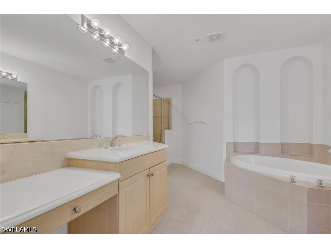 3580 Lansing Loop #102 Estero FL 33928 226016419 image14