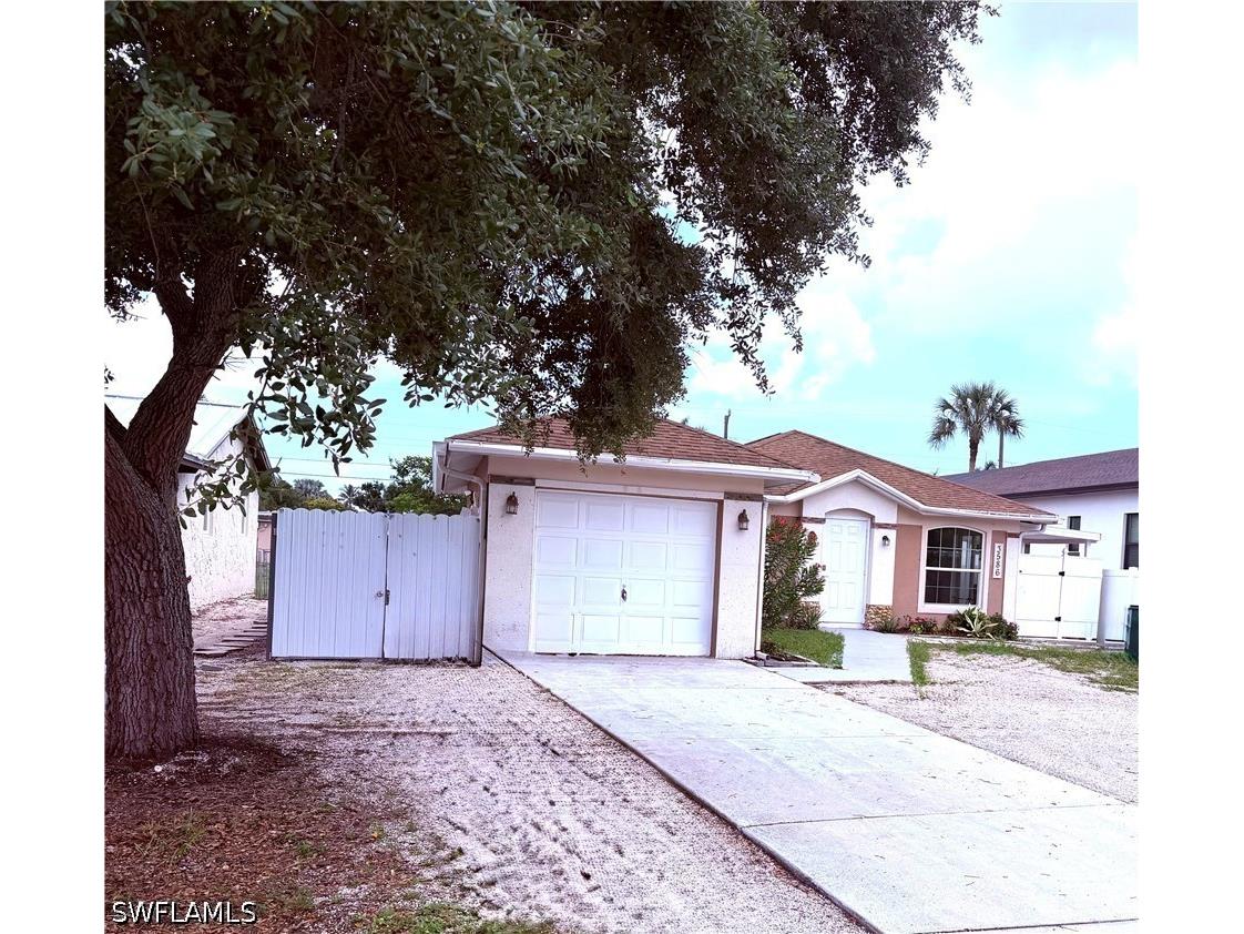 3586 Seagrape Avenue Naples FL 34104 226020367 image1