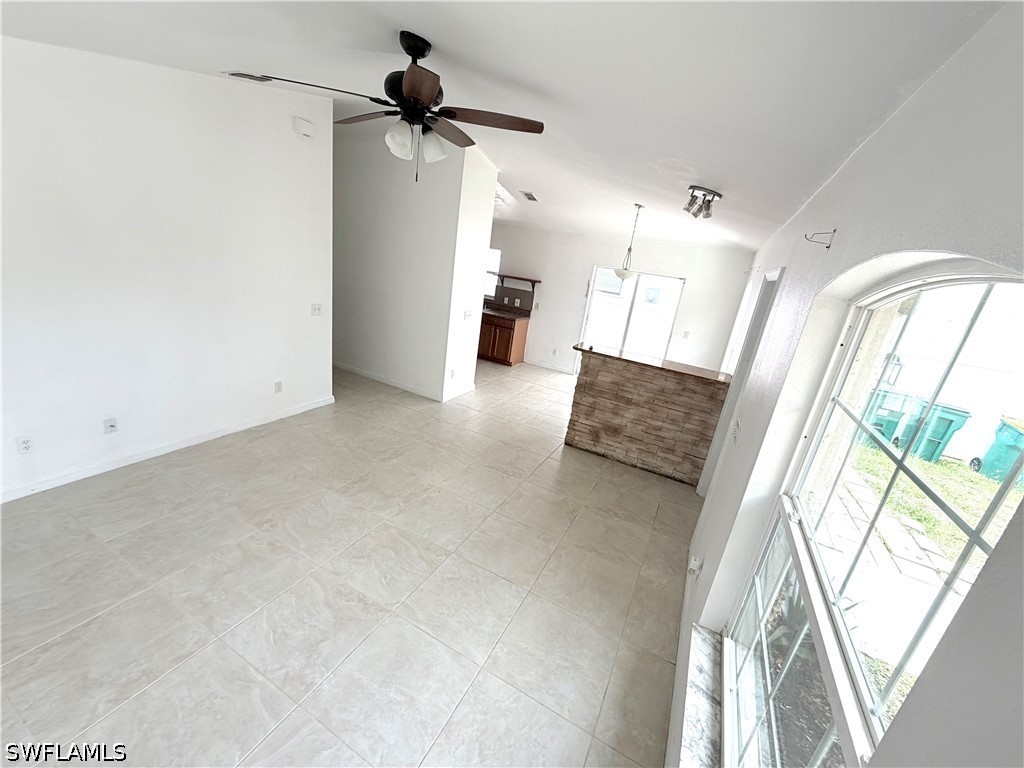 3586 Seagrape Avenue Naples FL 34104 226020367 image8