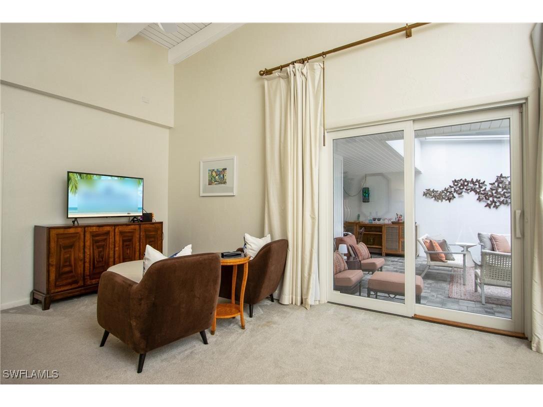 359 2nd Avenue N Naples FL 34102 225080202 image13