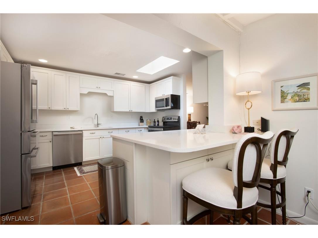 359 2nd Avenue N Naples FL 34102 225080202 image9