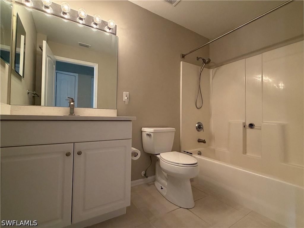 359 Dover Place #101 Naples FL 34104 226024532 image12
