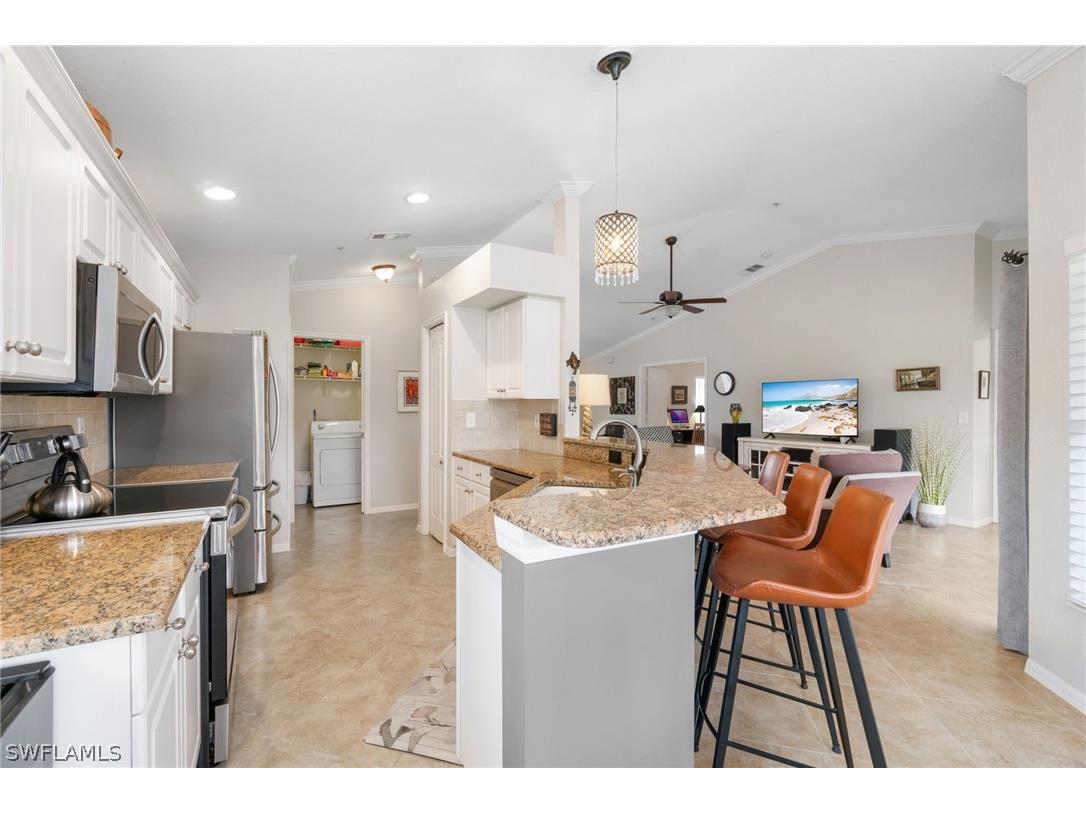 359 Dover Place #E204 Naples FL 34104 226011682 image13