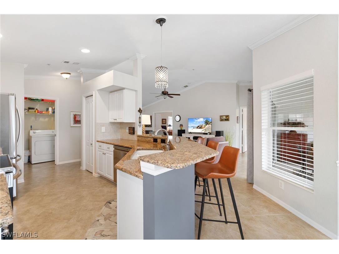 359 Dover Place #E204 Naples FL 34104 226011682 image17