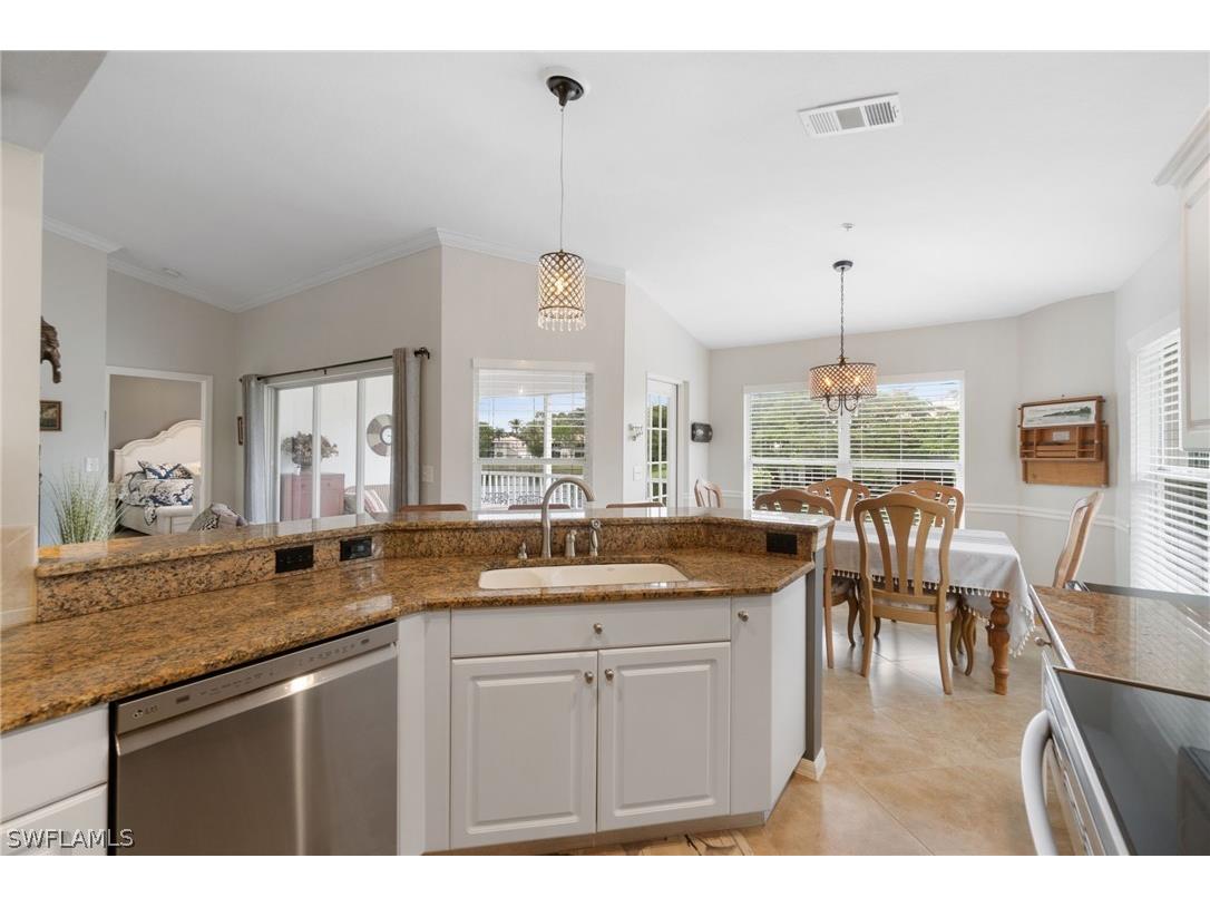 359 Dover Place #E204 Naples FL 34104 226011682 image18