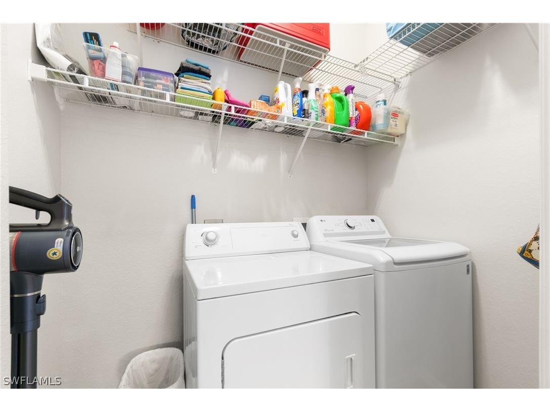 359 Dover Place #E204 Naples FL 34104 226011682 image31