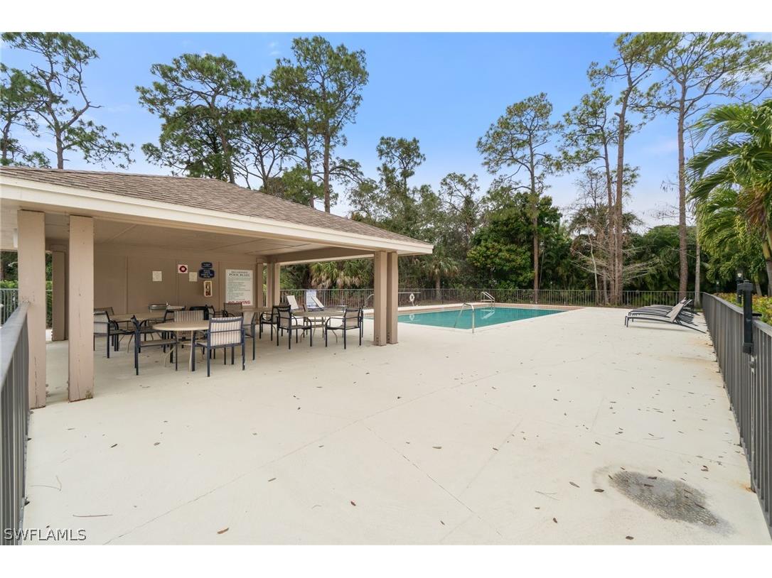 359 Dover Place #E204 Naples FL 34104 226011682 image44