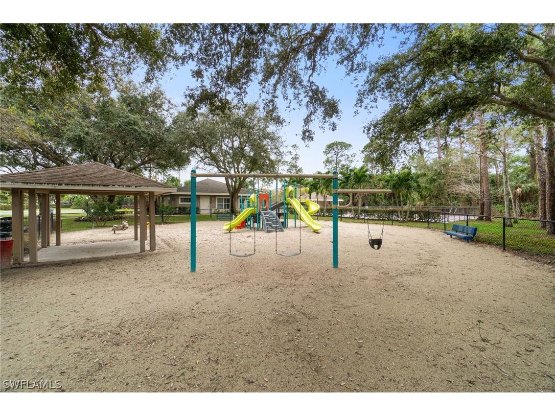 359 Dover Place #E204 Naples FL 34104 226011682 image46