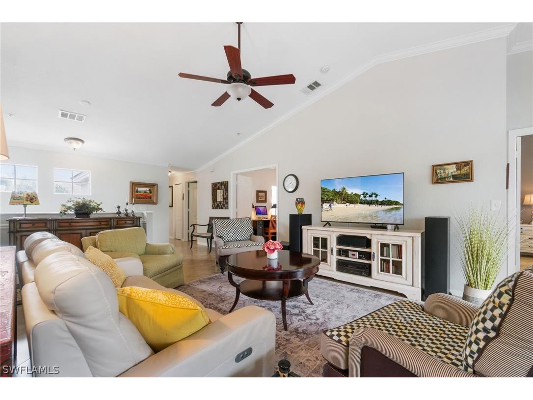 359 Dover Place #E204 Naples FL 34104 226011682 image5