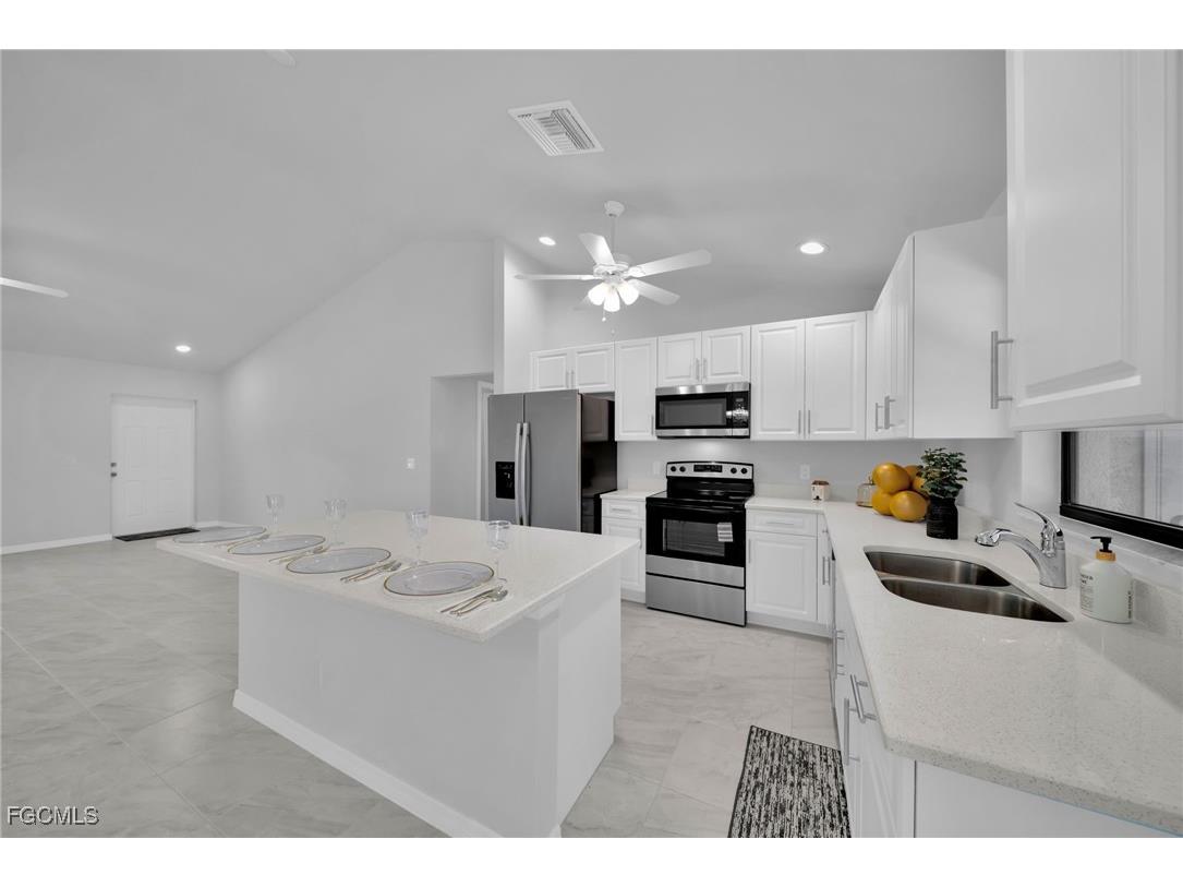 3594 NE 9th Place Cape Coral FL 33909 2026006363 image10