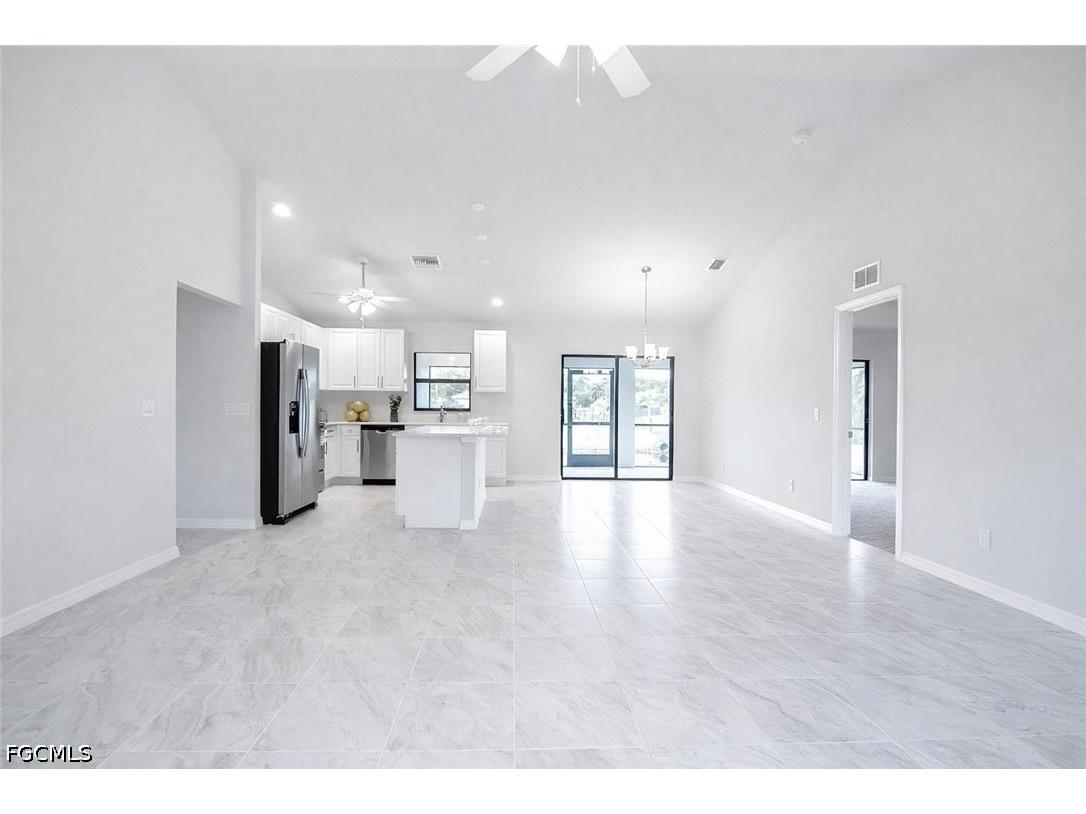 3594 NE 9th Place Cape Coral FL 33909 2026025248 image4