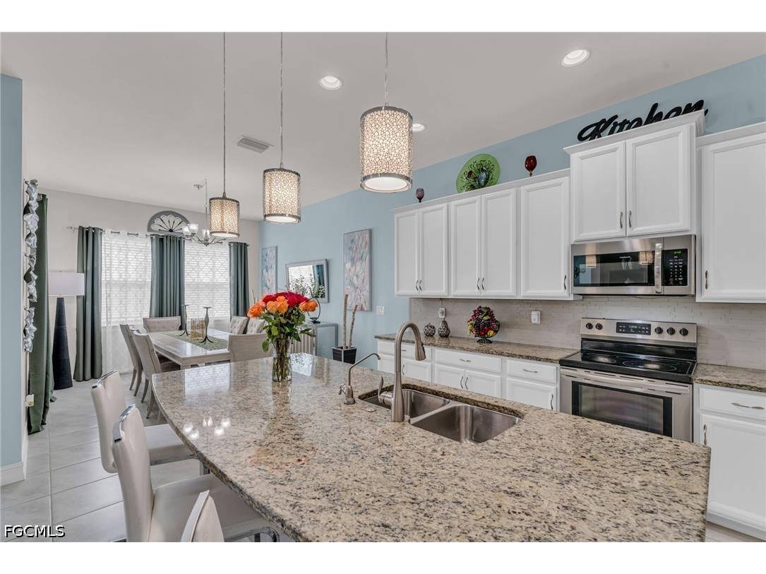 3596 Avenida Del Vera North Fort Myers FL 33917 2026017222 image9