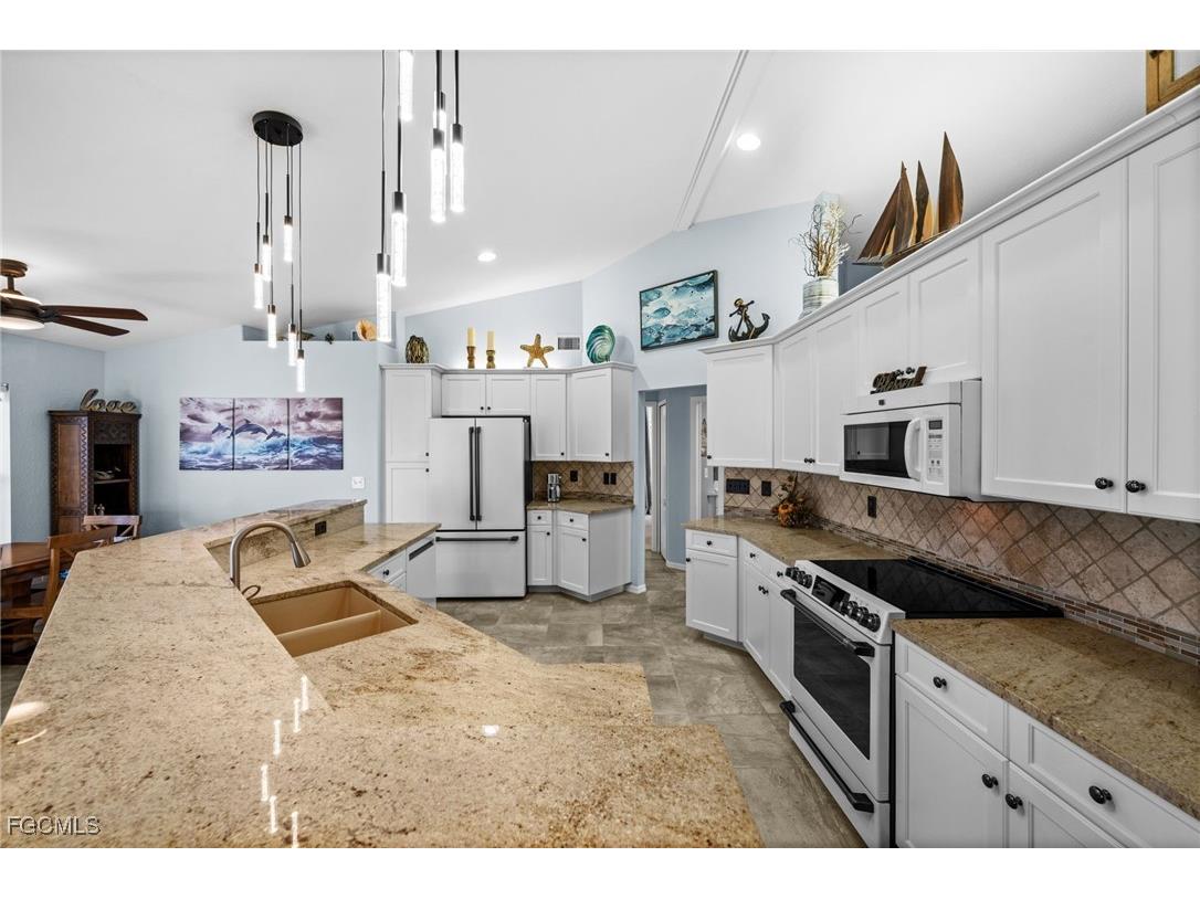 3597 Gondola Lane Saint James City FL 33956 2026000536 image12