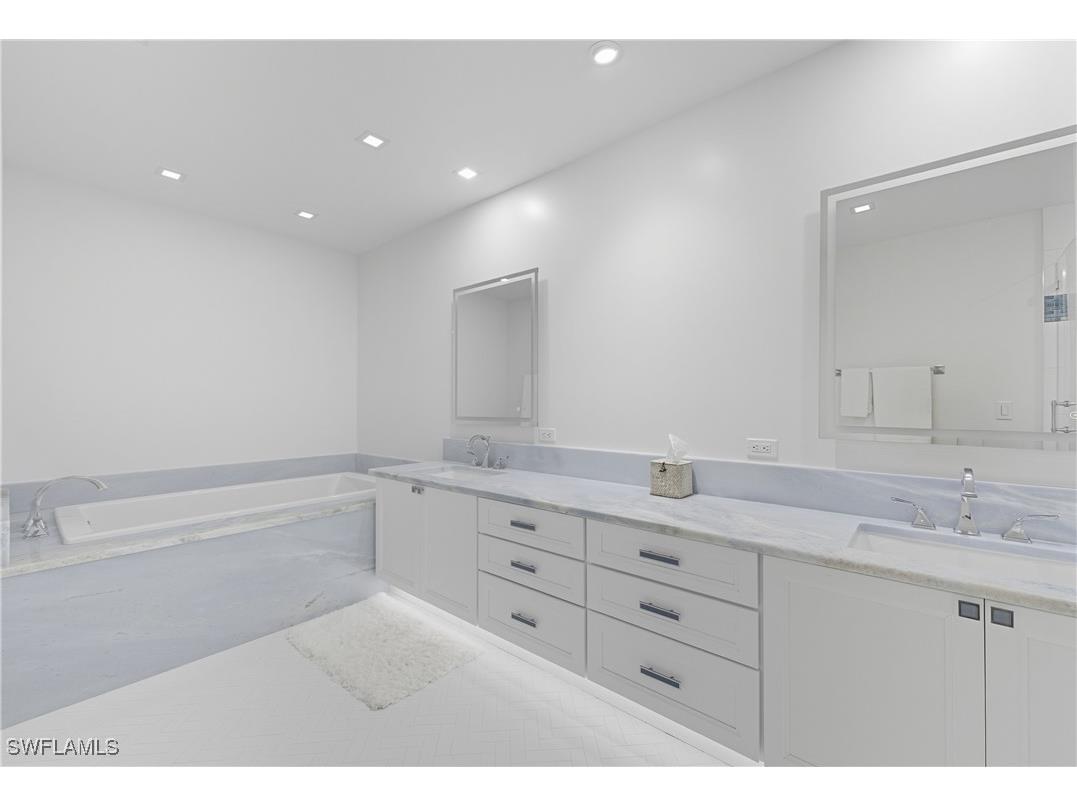 360 Carlton Place #11 Naples FL 34108 225073794 image26