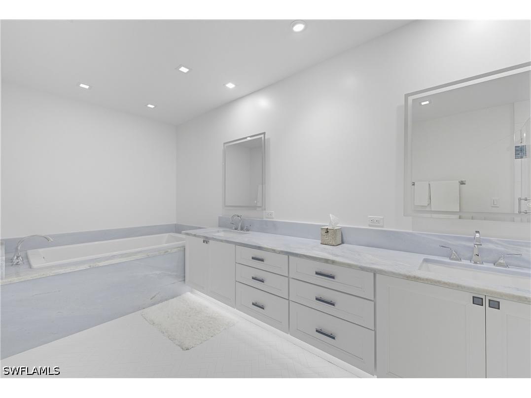 360 Carlton Place #11 Naples FL 34108 226015558 image26