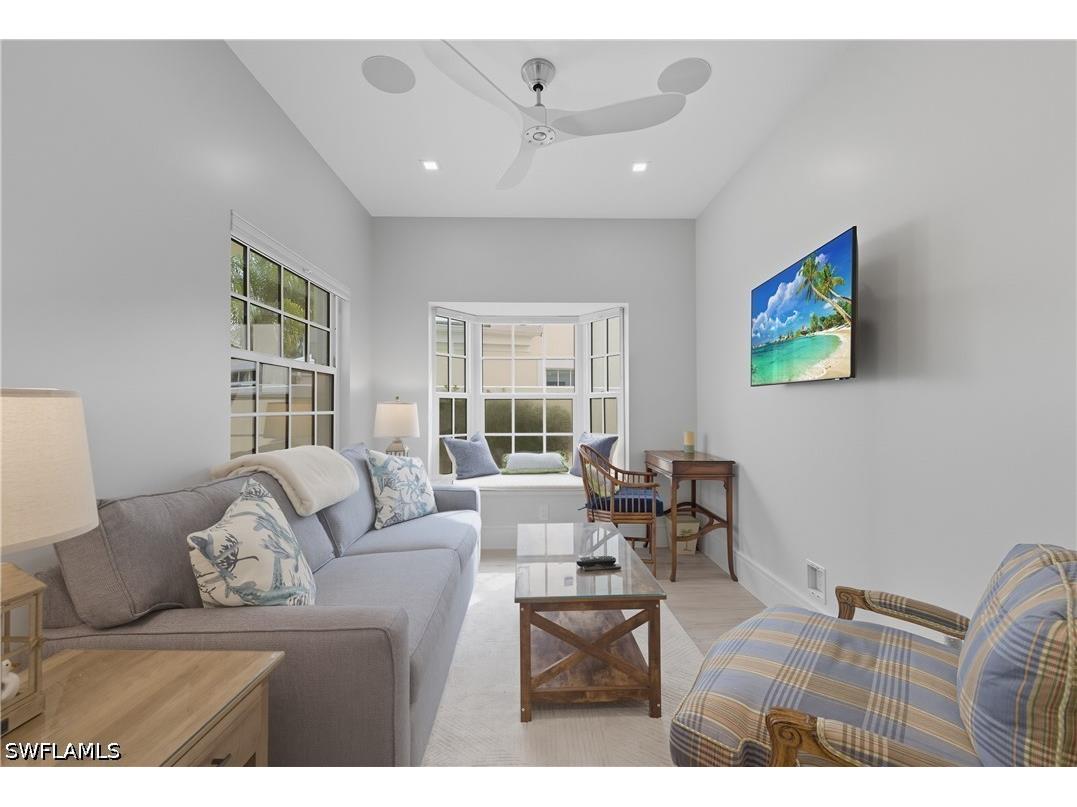 360 Carlton Place #11 Naples FL 34108 226015558 image4