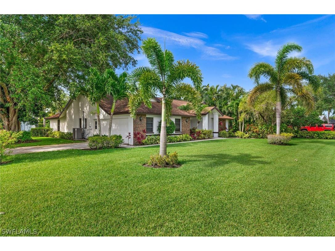 360 Country Club Lane Naples FL 34110 224039283 image1