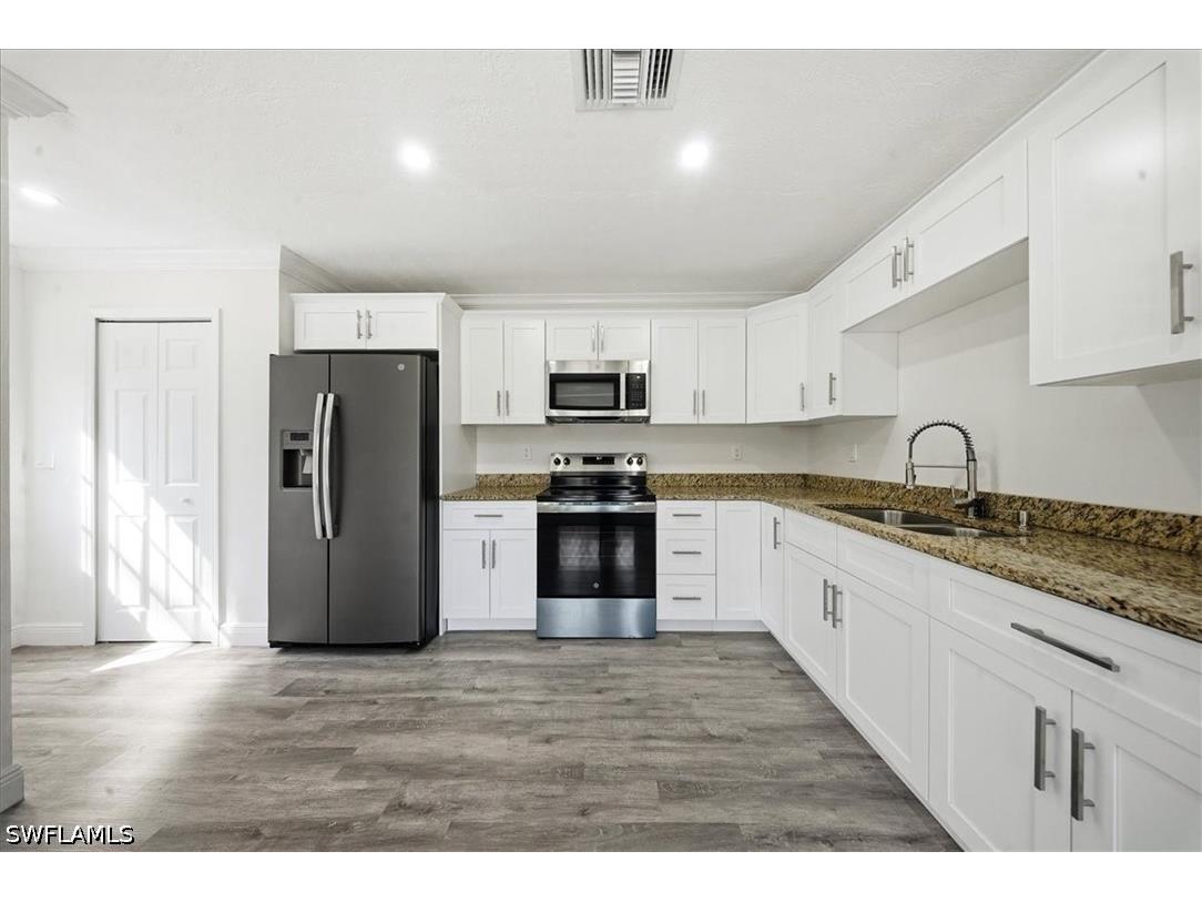 360 Desoto Boulevard S Naples FL 34117 226018004 image6