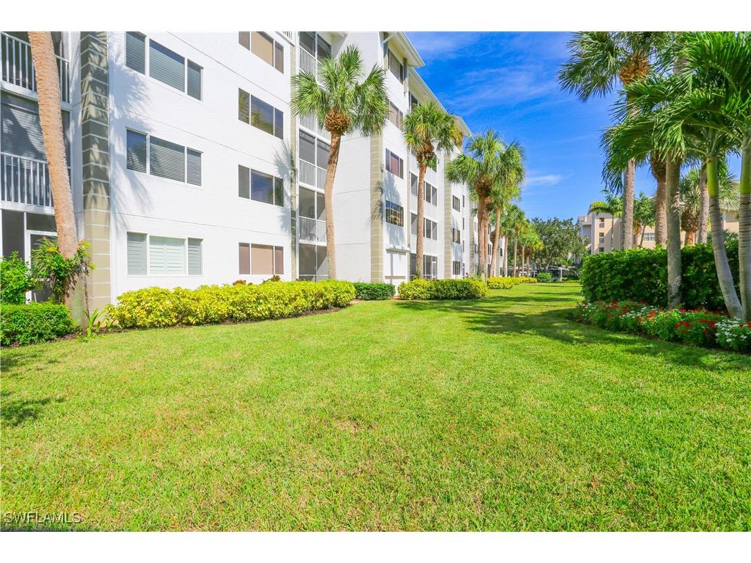 360 Horse Creek Drive #108 Naples FL 34110 225069444 image10