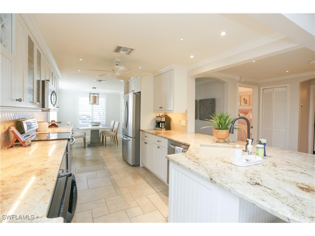 360 Horse Creek Drive #108 Naples FL 34110 225069444 image24