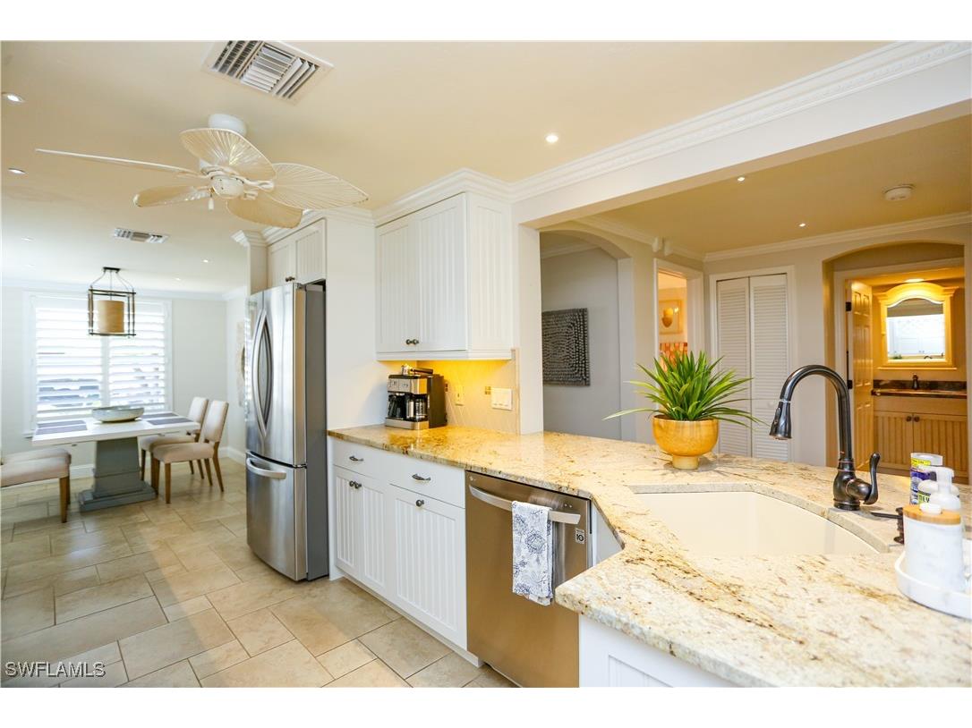 360 Horse Creek Drive #108 Naples FL 34110 225069444 image26