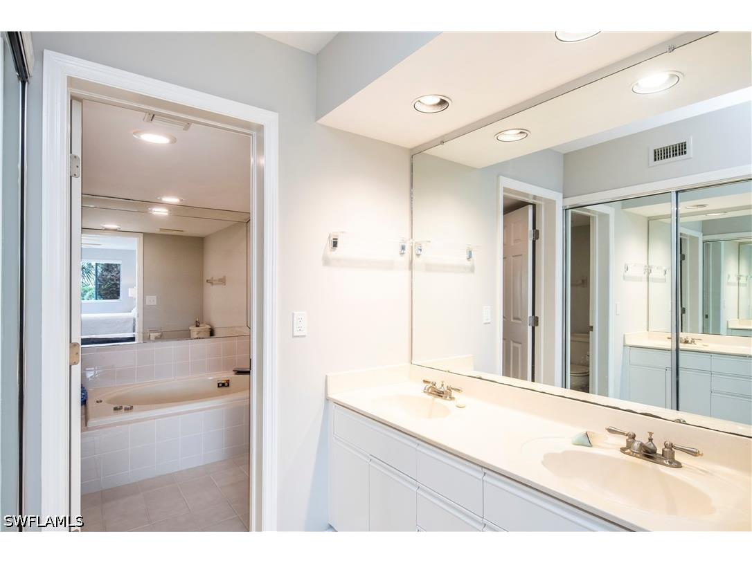 360 Horse Creek Drive #303 Naples FL 34110 226019132 image17