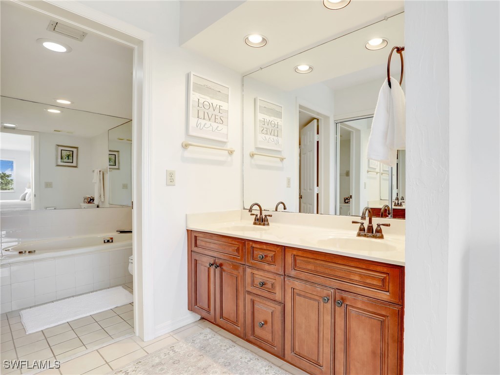 360 Horse Creek Drive #305 Naples FL 34110 225066515 image21