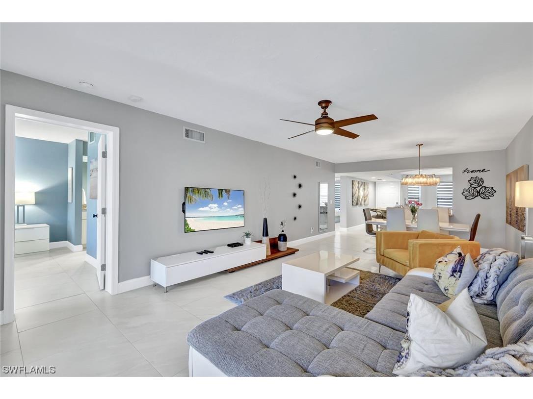 360 Horse Creek Drive #307 Naples FL 34110 223032154 image1