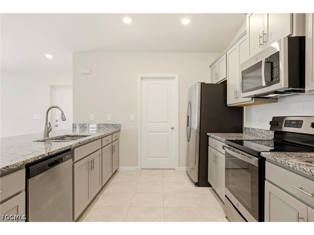 3600 NE 20th Place Cape Coral FL 33909 2026014695 image10