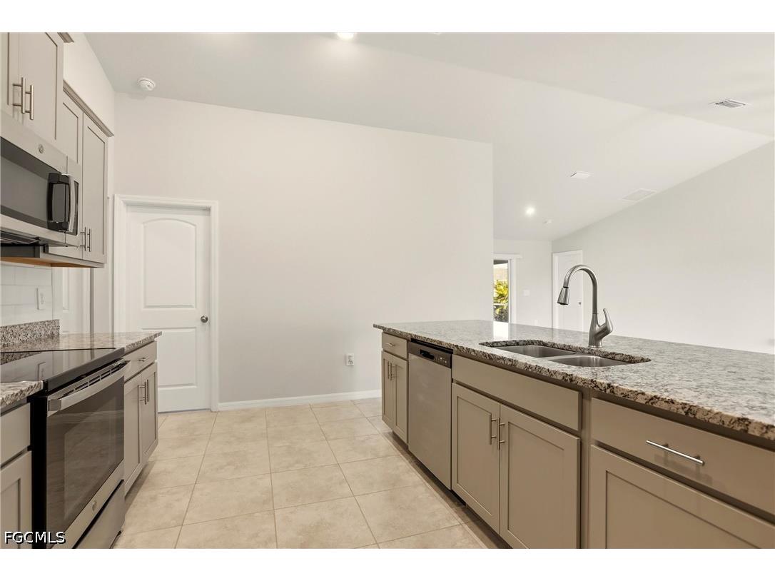 3600 NE 20th Place Cape Coral FL 33909 2026014695 image13