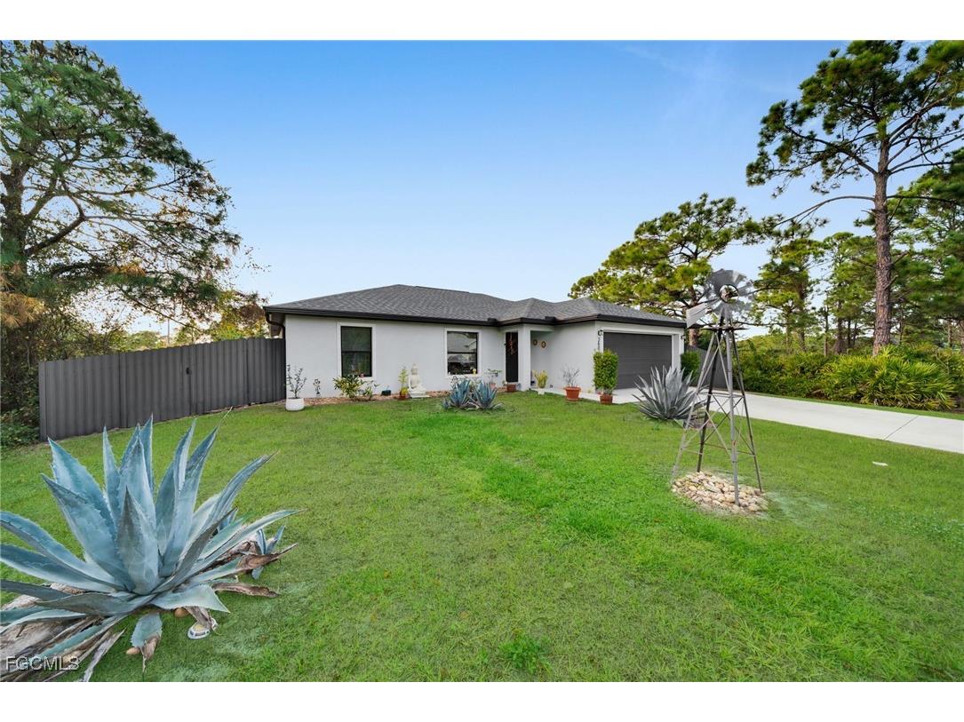 3601 June Avenue N Lehigh Acres FL 33971 2025025422 image2
