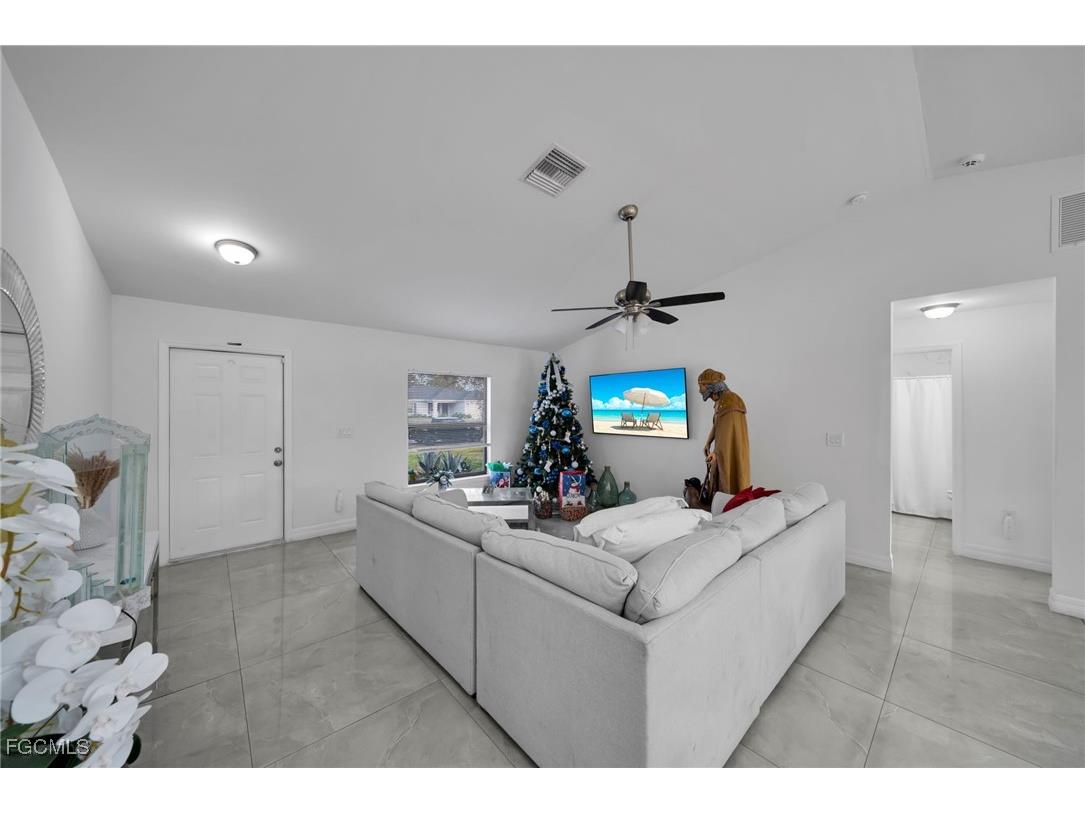 3601 June Avenue N Lehigh Acres FL 33971 2025025422 image4