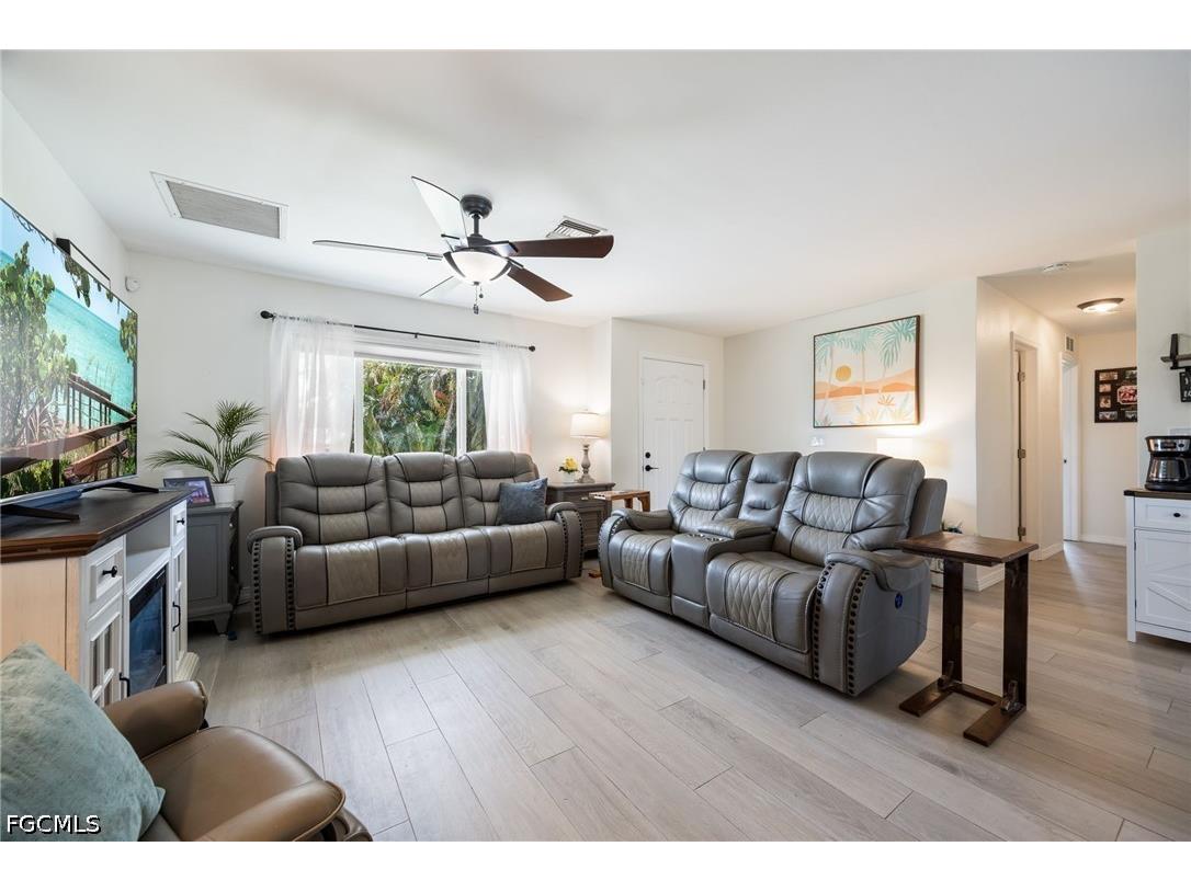 3601 Wisteria Place Punta Gorda FL 33950 2026023881 image9