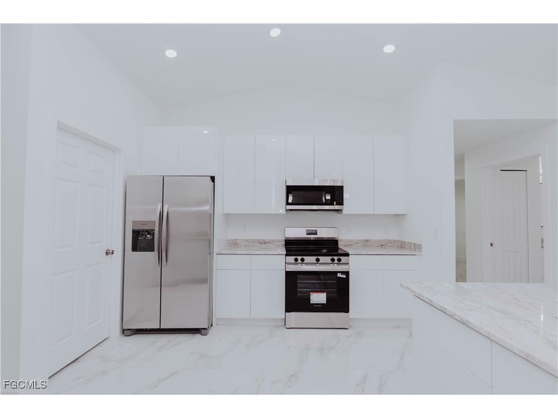 3604 12th Street SW Lehigh Acres FL 33905 2025018170 image2