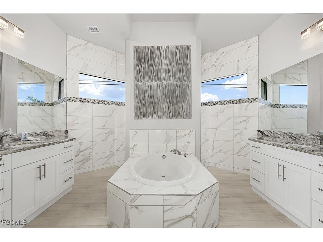 3605 SW 17th Place Cape Coral FL 33914 2025006860 image16