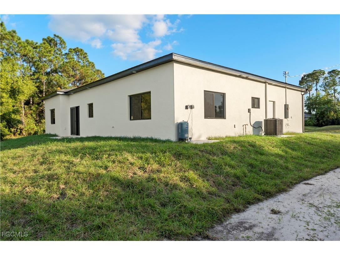 3609 23rd Street SW Lehigh Acres FL 33976 2025021706 image7