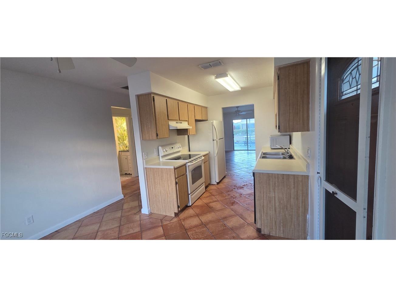 3609 SE 9th Place #1 Cape Coral FL 33904 2026004702 image5