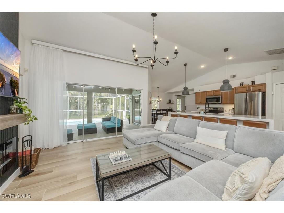 361 9th Street NW Naples FL 34120 225076636 image1